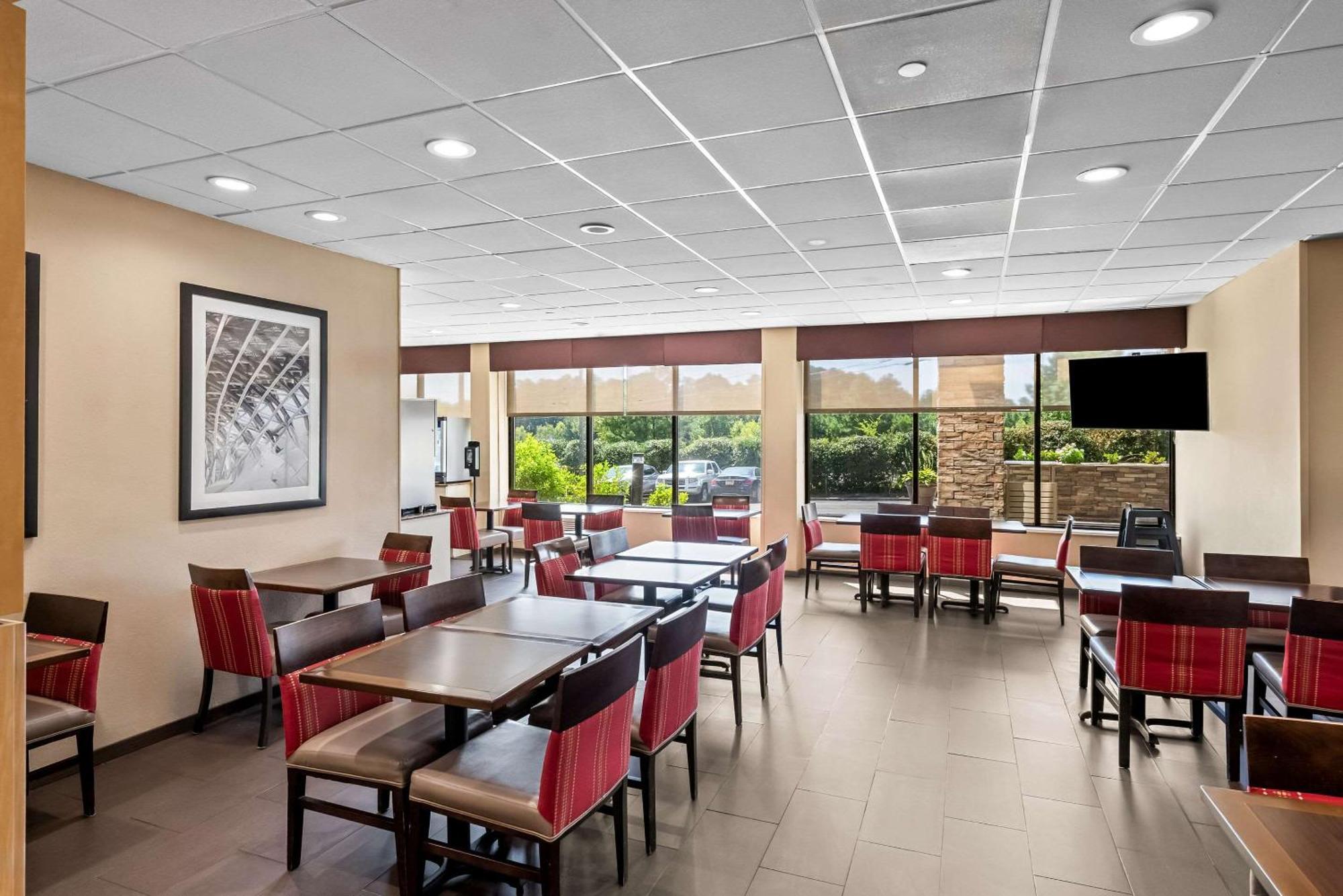 Comfort Inn & Suites Durham Near Duke University Exterior photo