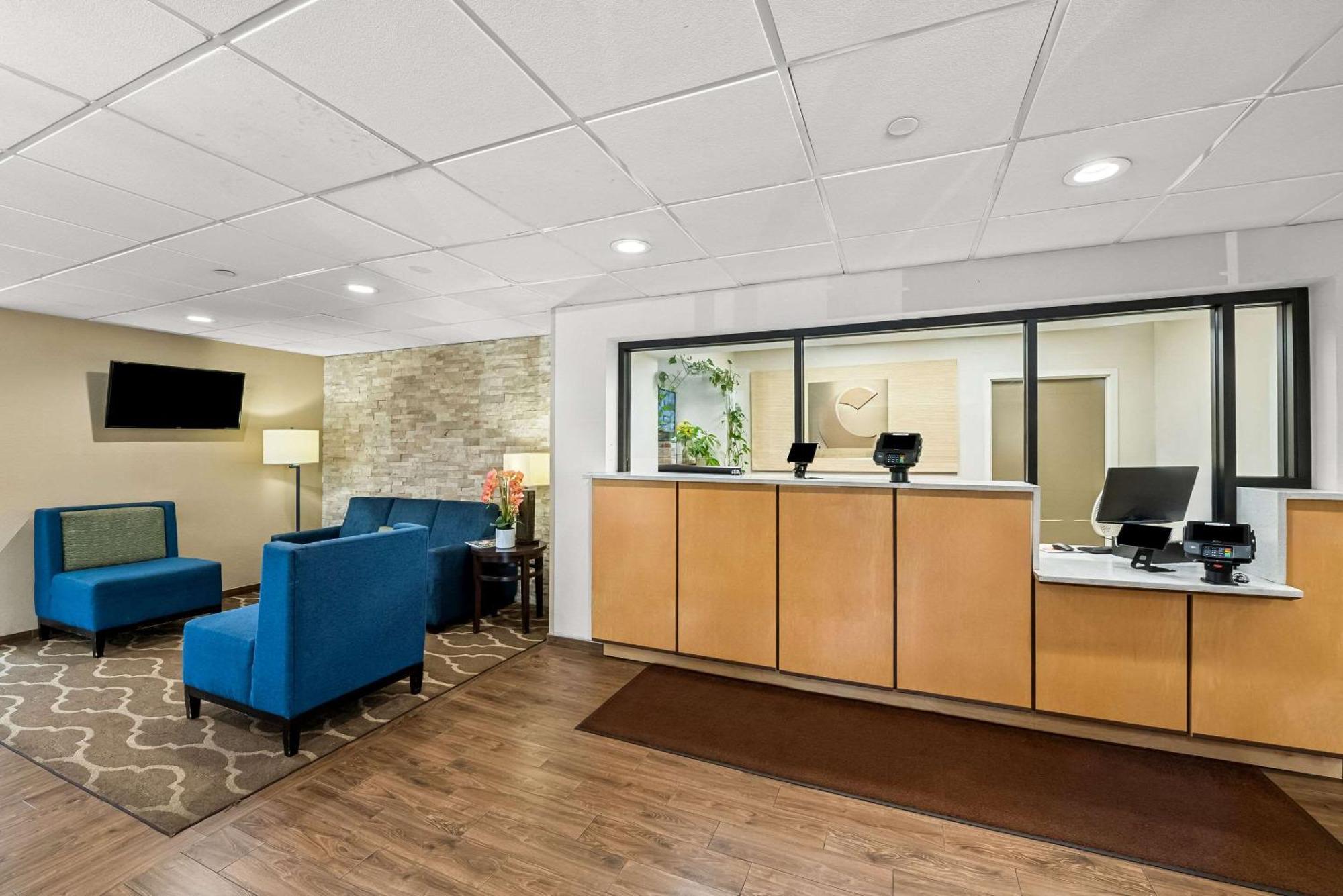 Comfort Inn & Suites Durham Near Duke University Exterior photo